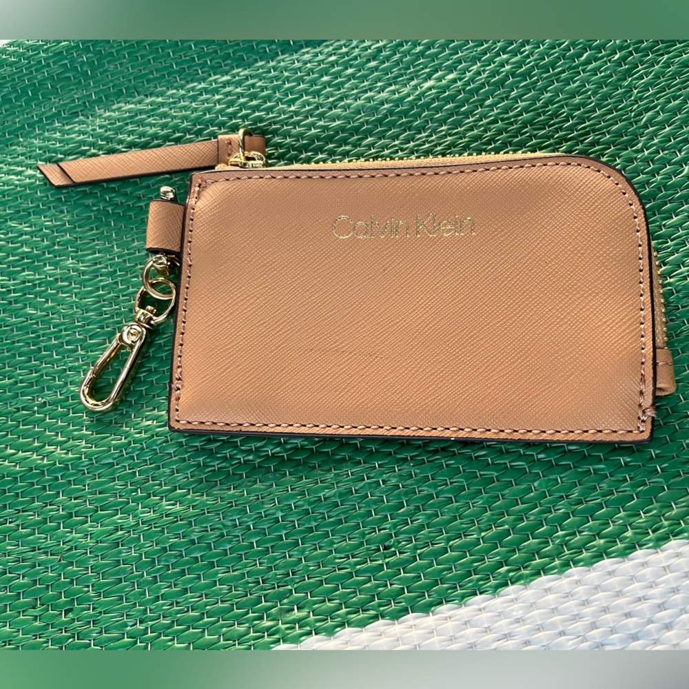✨🎉 Calvin Klein Beige Card and Coin Holder with Keychain - Picture 11 of 16